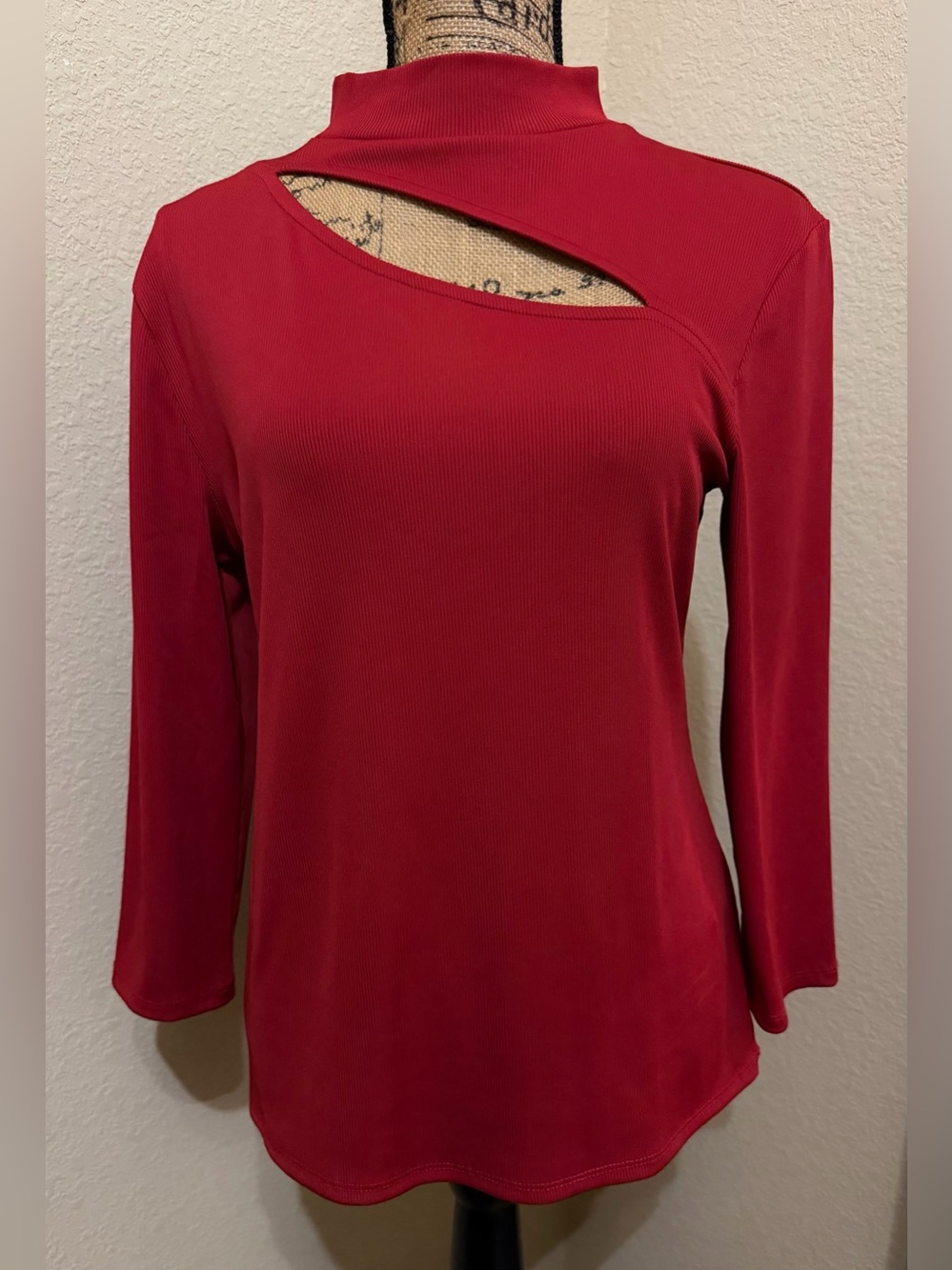 Carmen Marc Valvo Red Asymmetric Cutout Long-Sleeve Top